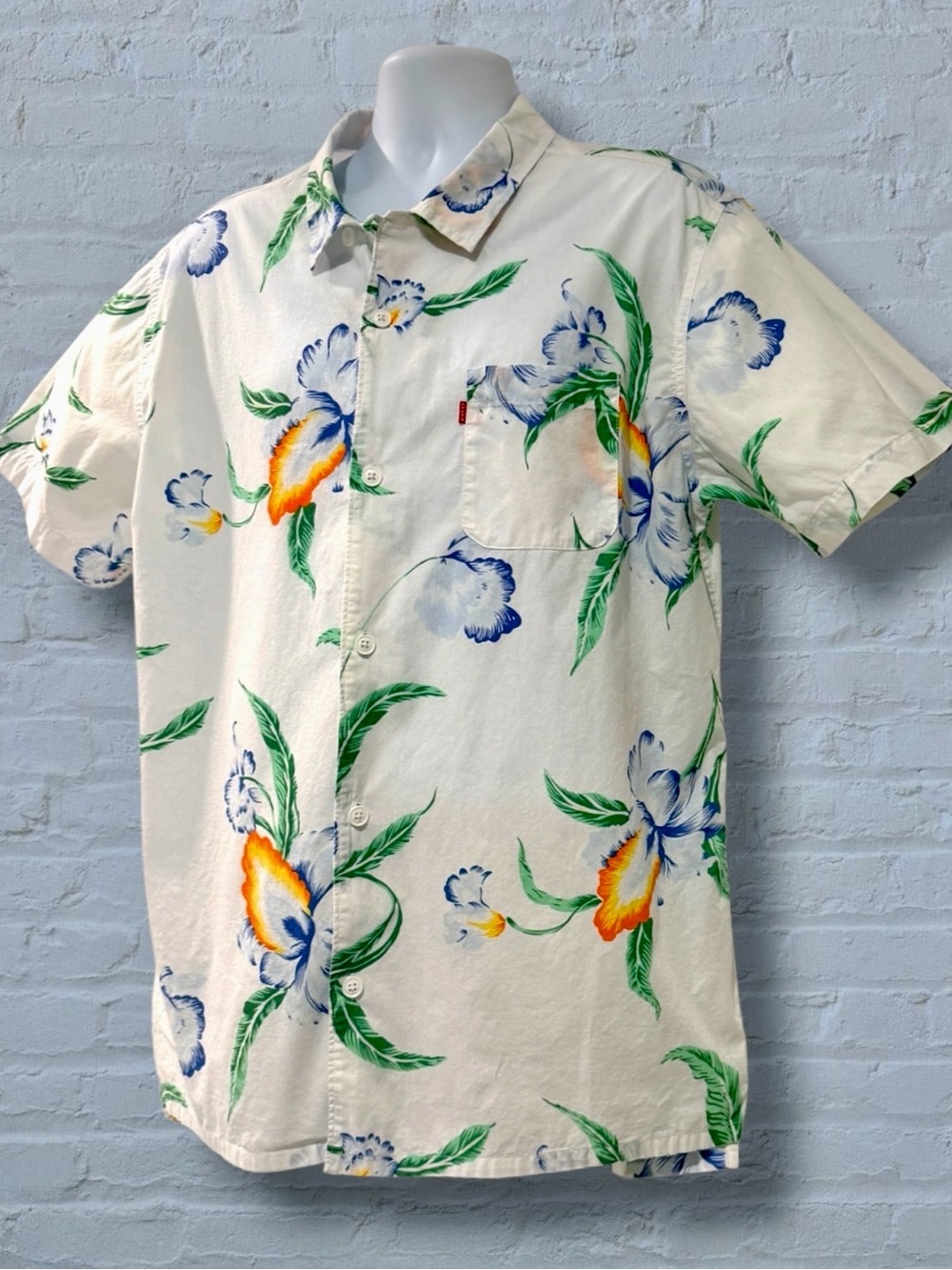 Levi’s XL Tropical Floral Hawaiian Shirt 100% Cotton Vacation Resort Button Up
